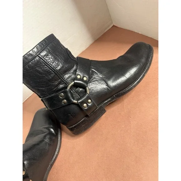 FRYE PHILLIP BLACK Leather Harness Back Zip Short Boots 6.5 Biker Boho Chic moto - Picture 8 of 16